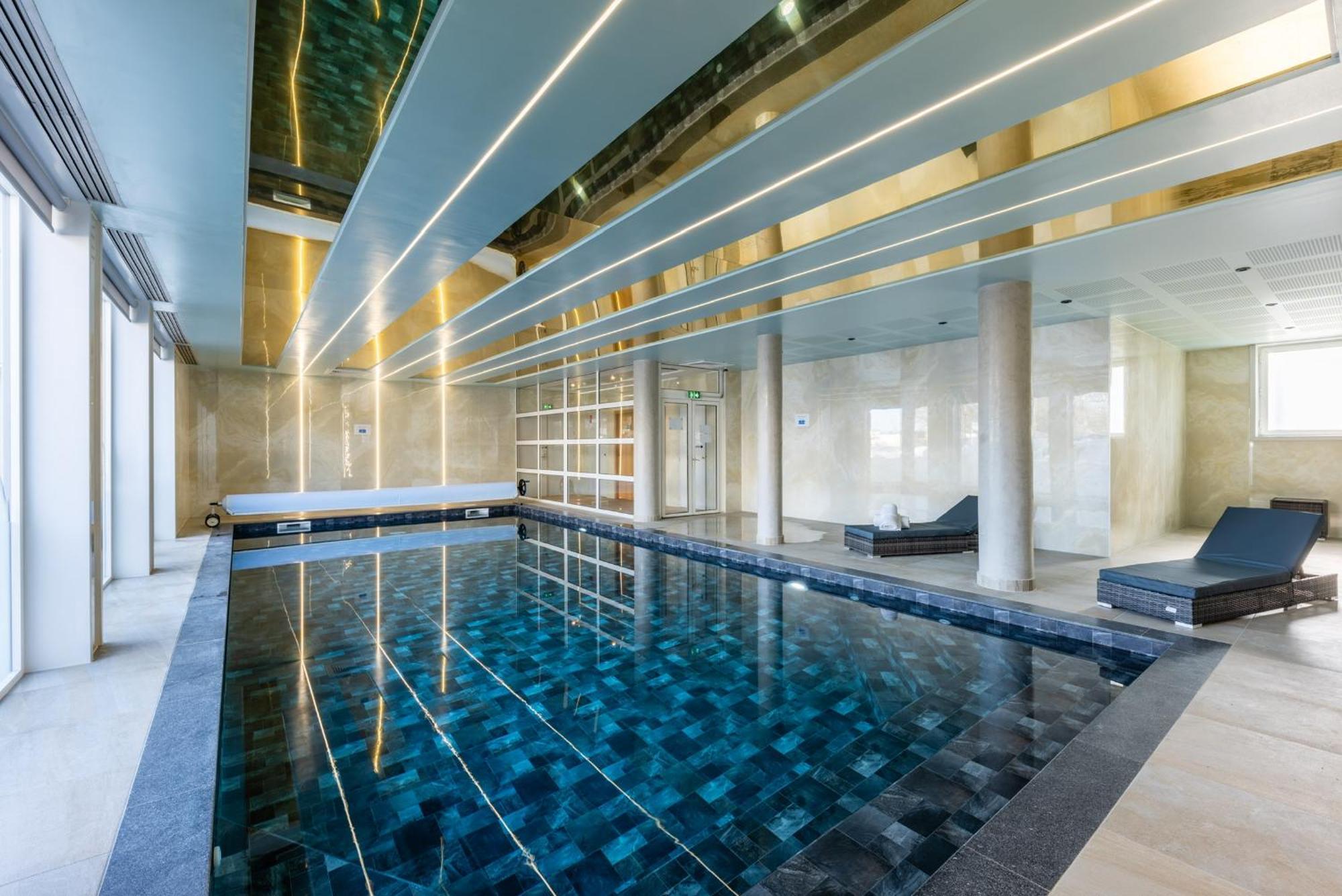 Brit Hotel Privilege Paris Rosny-Sous-Bois Esterno foto