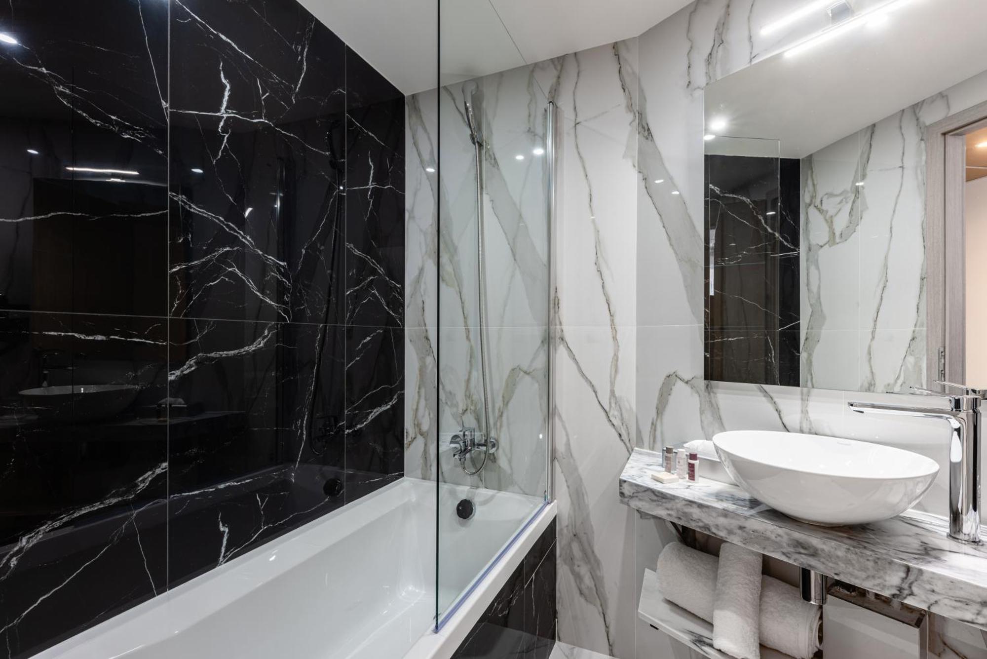 Brit Hotel Privilege Paris Rosny-Sous-Bois Esterno foto
