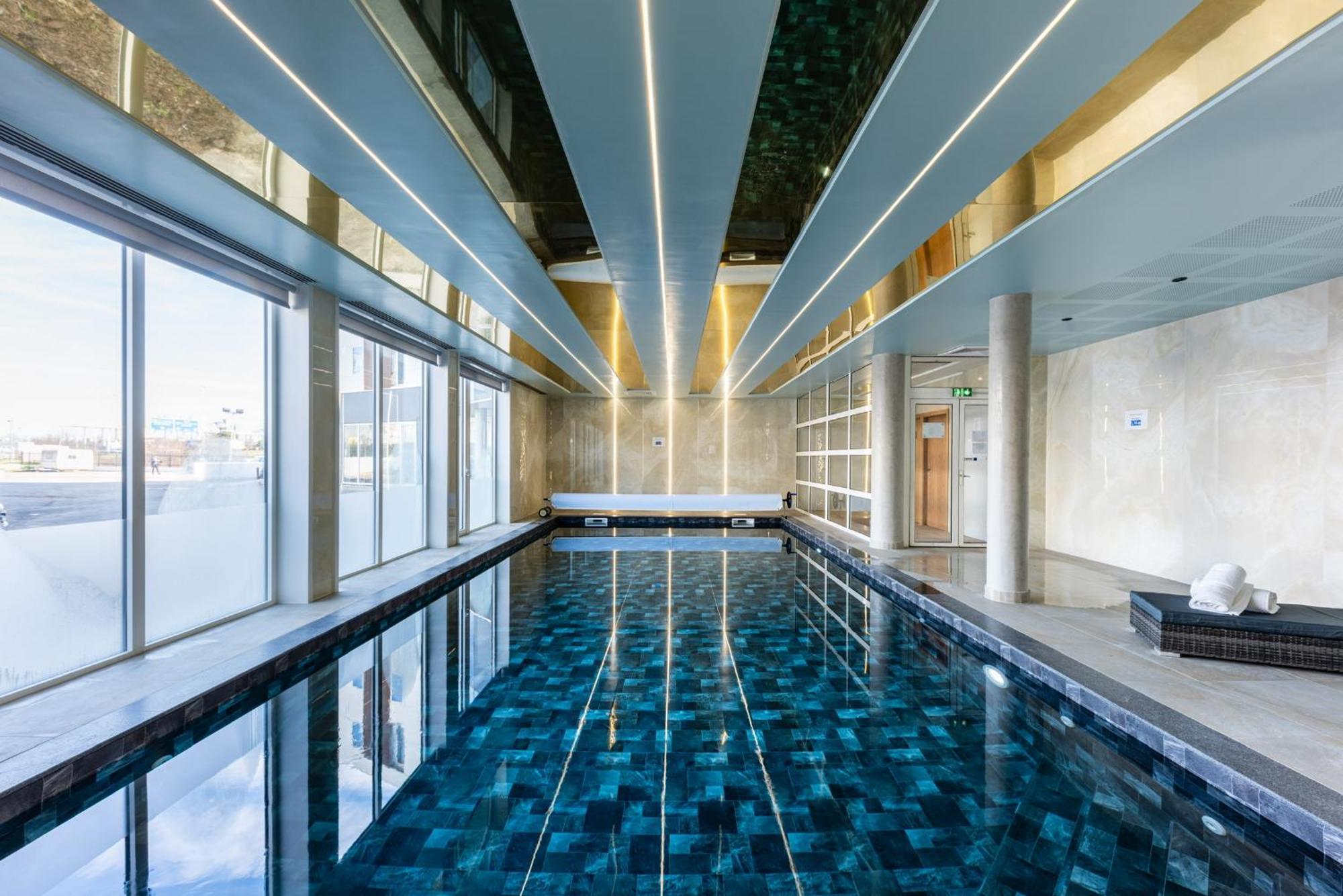Brit Hotel Privilege Paris Rosny-Sous-Bois Esterno foto