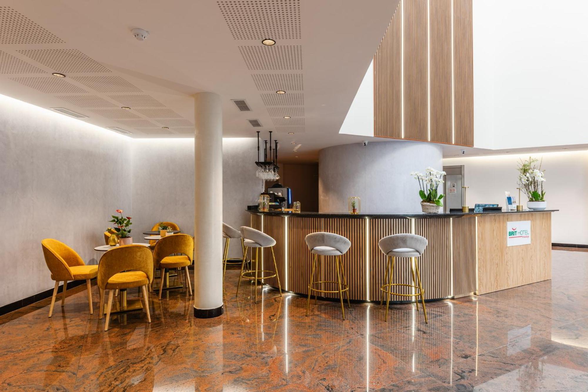 Brit Hotel Privilege Paris Rosny-Sous-Bois Esterno foto