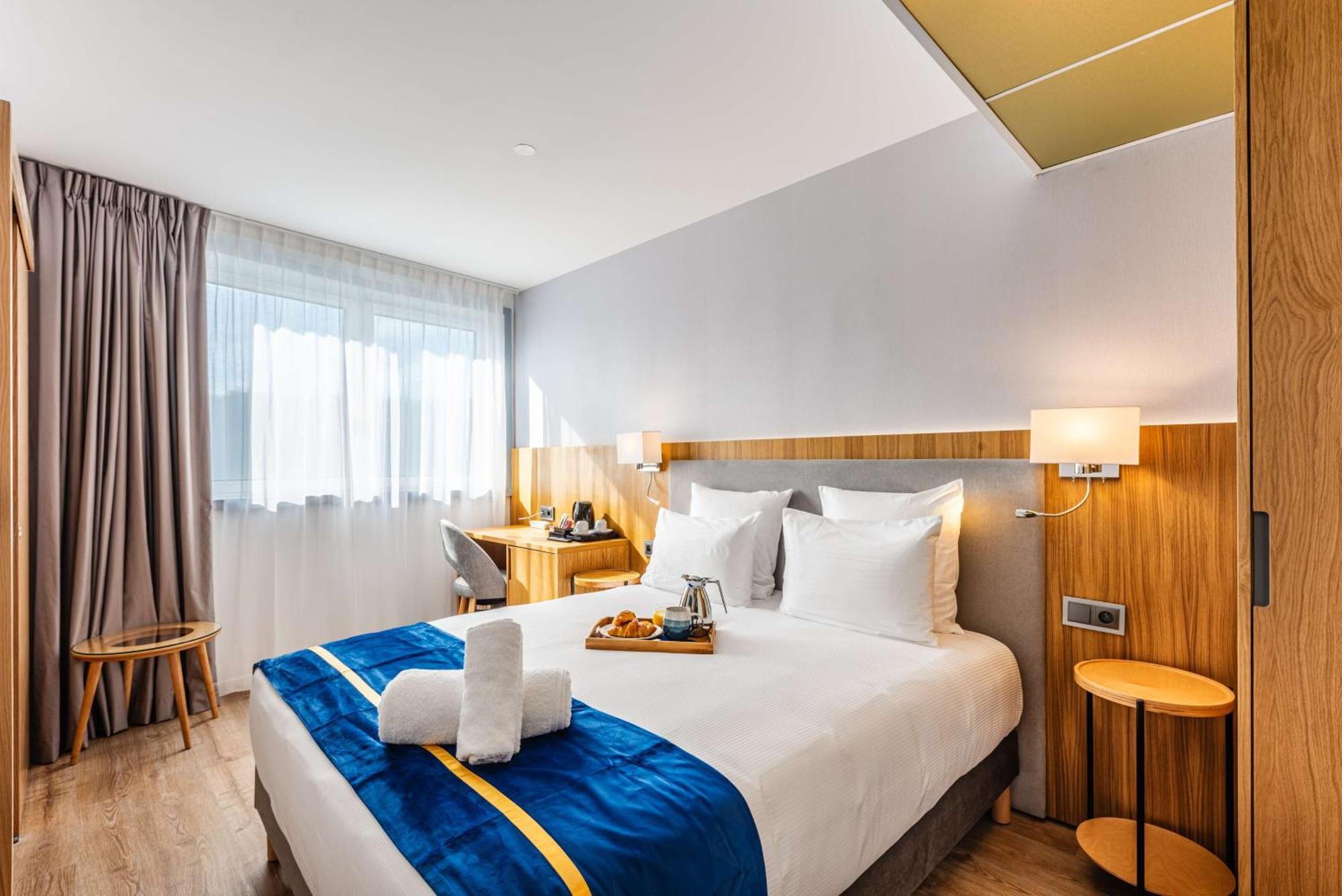 Brit Hotel Privilege Paris Rosny-Sous-Bois Esterno foto