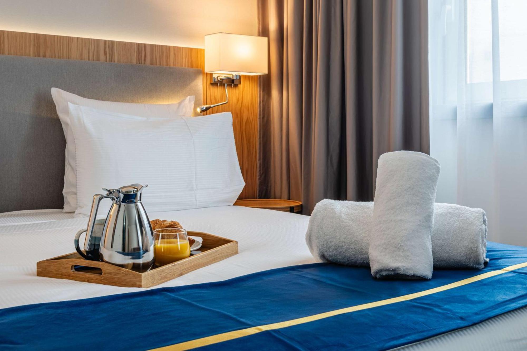 Brit Hotel Privilege Paris Rosny-Sous-Bois Esterno foto